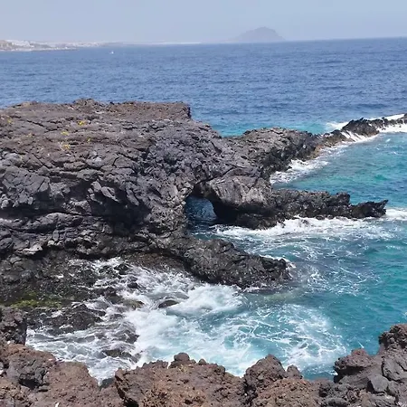 Bright In Chayofita Apartment